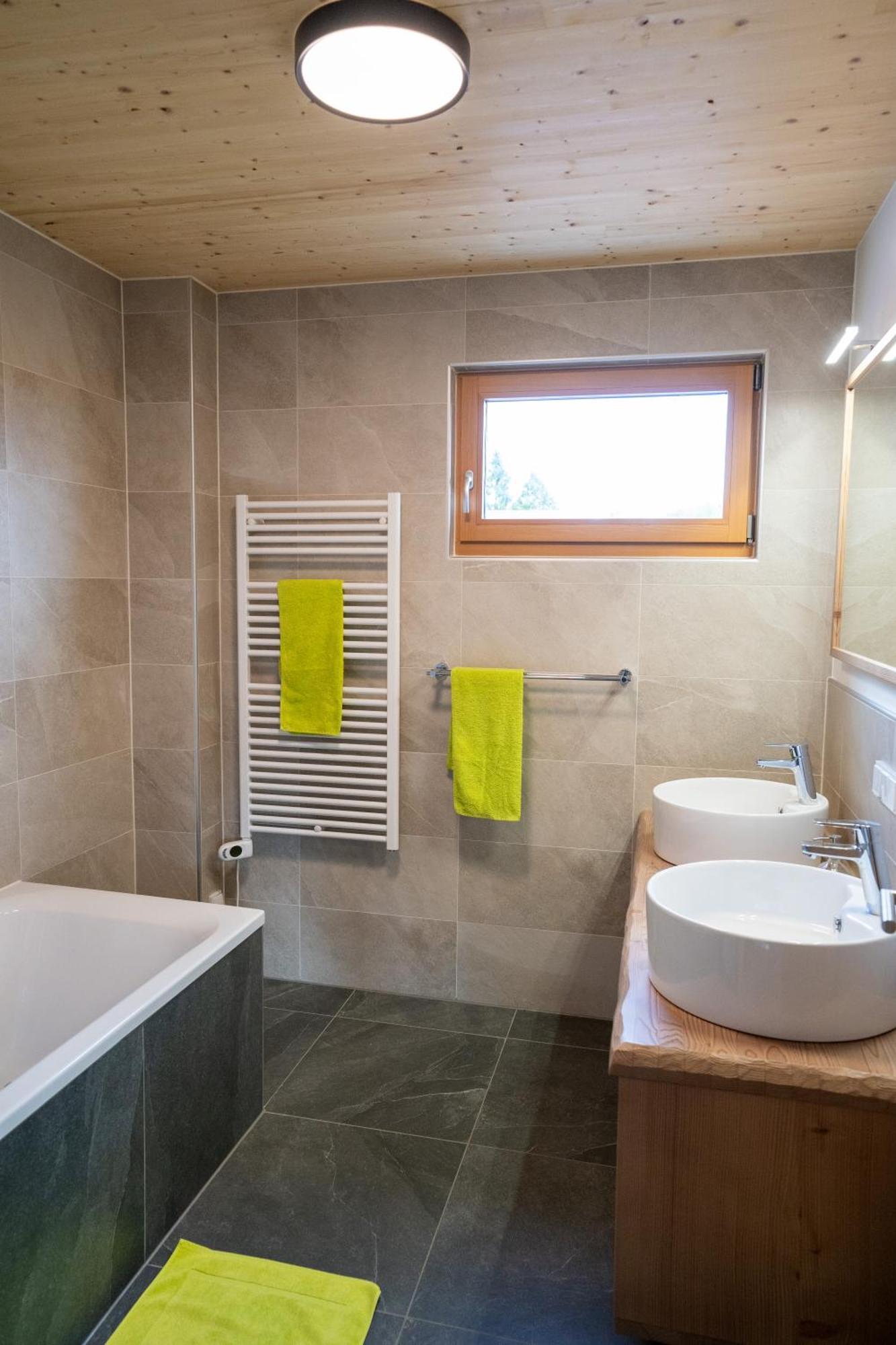 Apartmán Holzhaus "Zum Schwarz'N" Aurach am Hongar Exteriér fotografie
