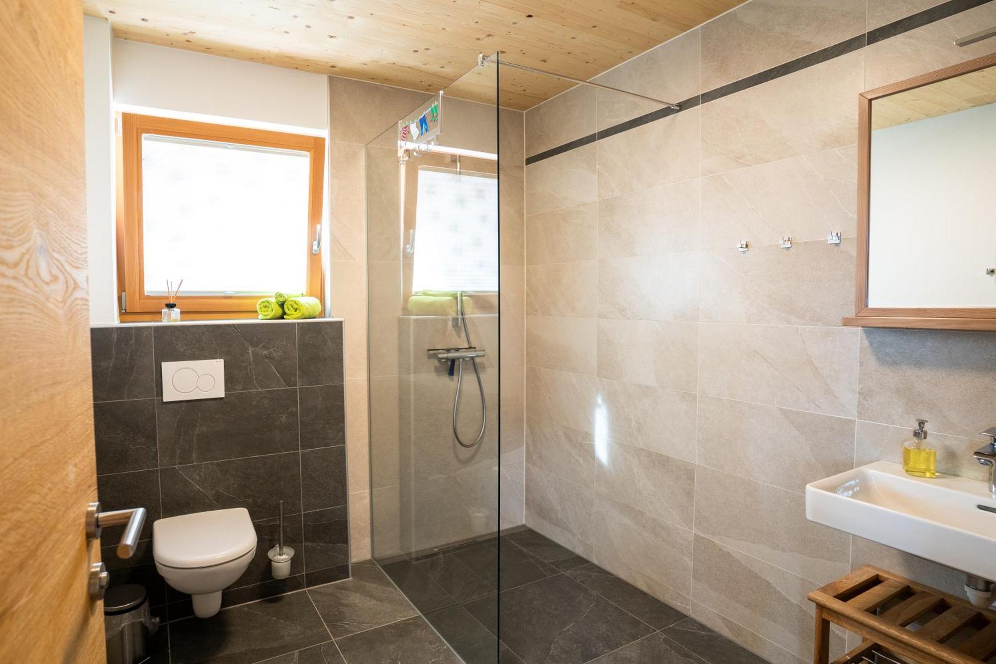 Apartmán Holzhaus "Zum Schwarz'N" Aurach am Hongar Exteriér fotografie